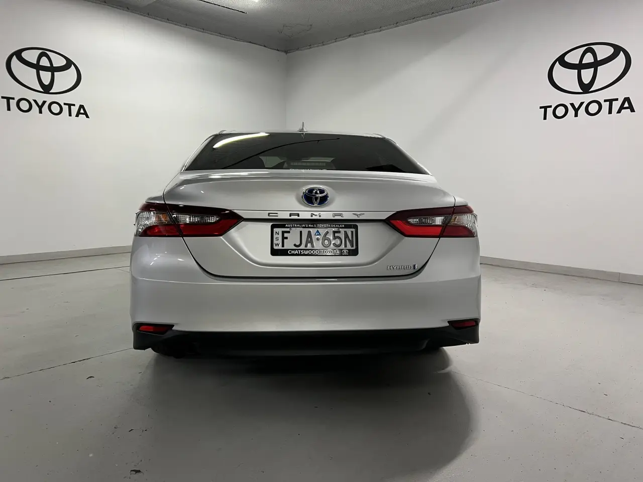 2023 TOYOTA CAMRY HYBRID Gallery Image 6