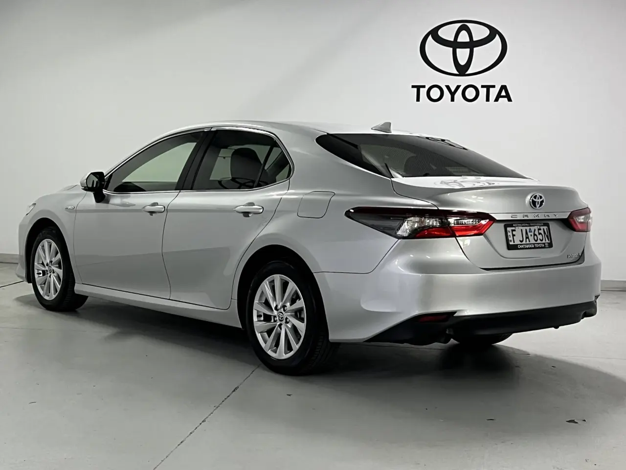 2023 TOYOTA CAMRY HYBRID Gallery Image 8