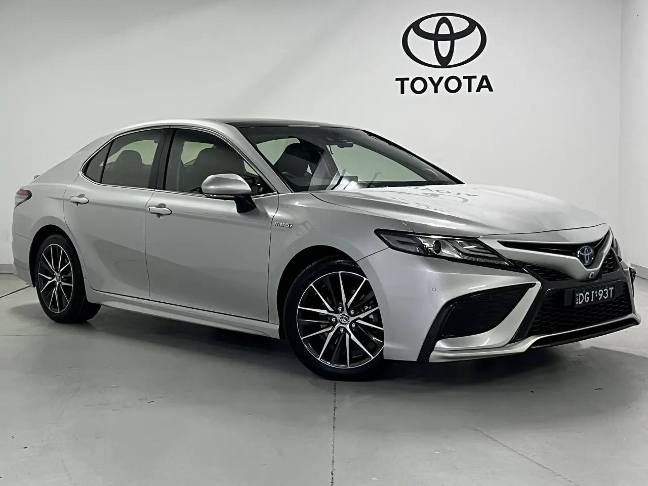 2022 TOYOTA CAMRY HYBRID Gallery Image 1
