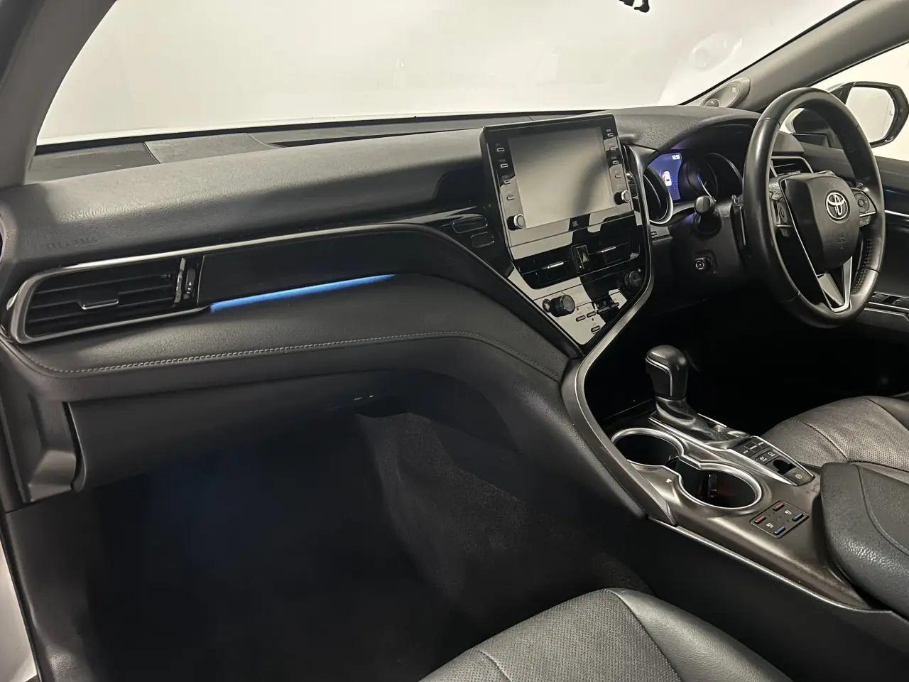 2022 TOYOTA CAMRY HYBRID Gallery Image 14
