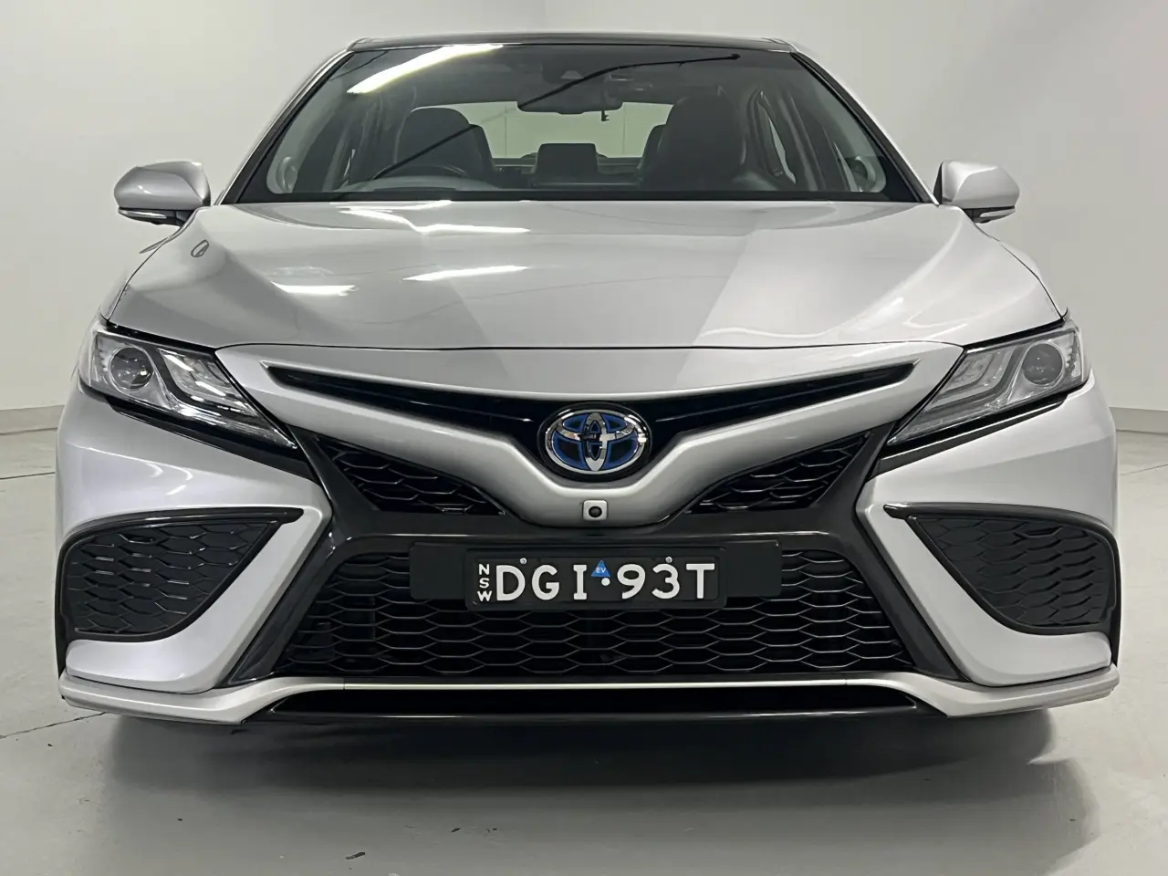 2022 TOYOTA CAMRY HYBRID Gallery Image 3