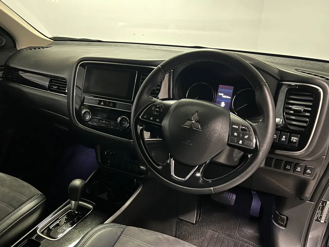 2019 MITSUBISHI OUTLANDER Gallery Image 10