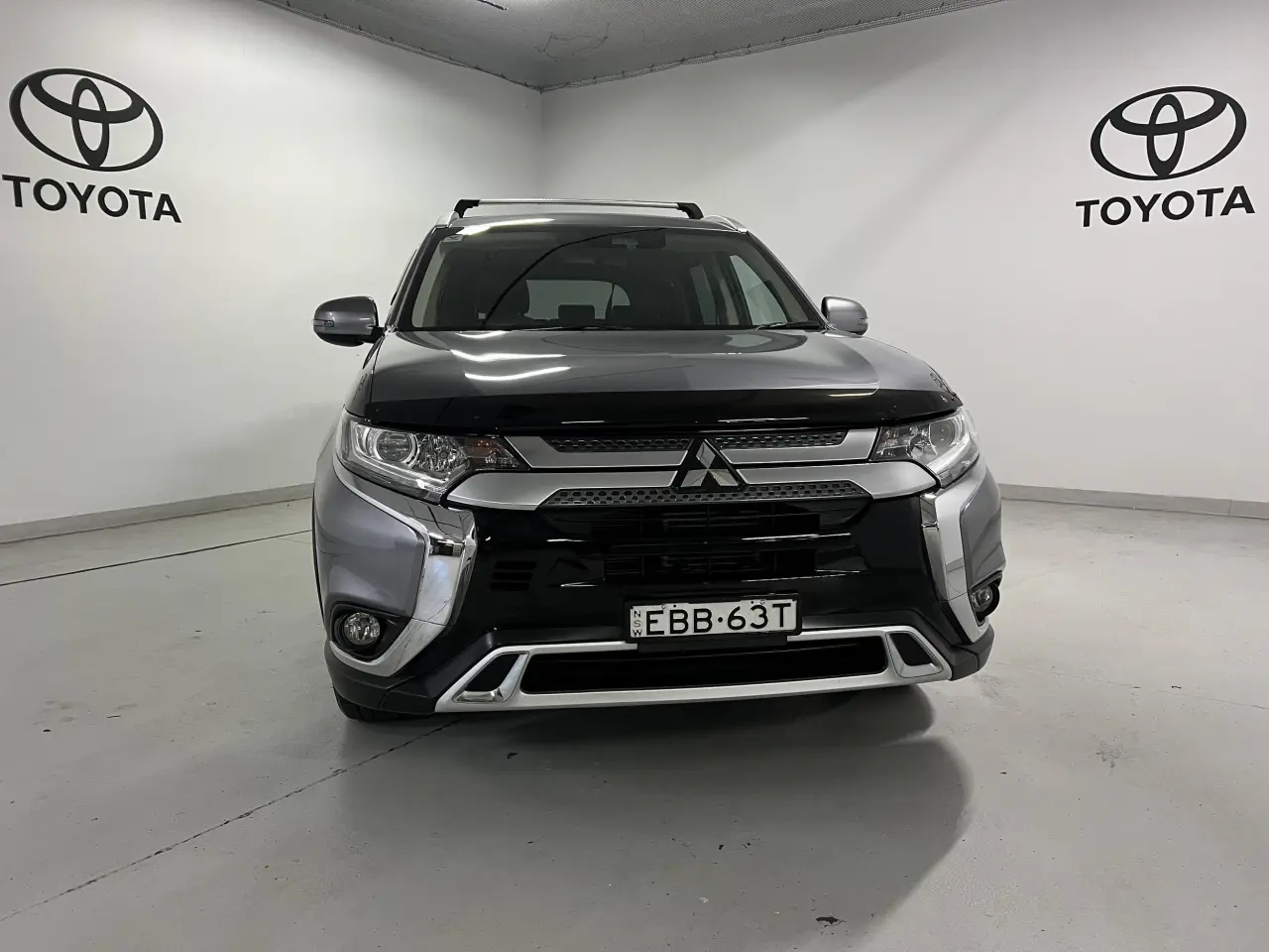 2019 MITSUBISHI OUTLANDER Gallery Image 2