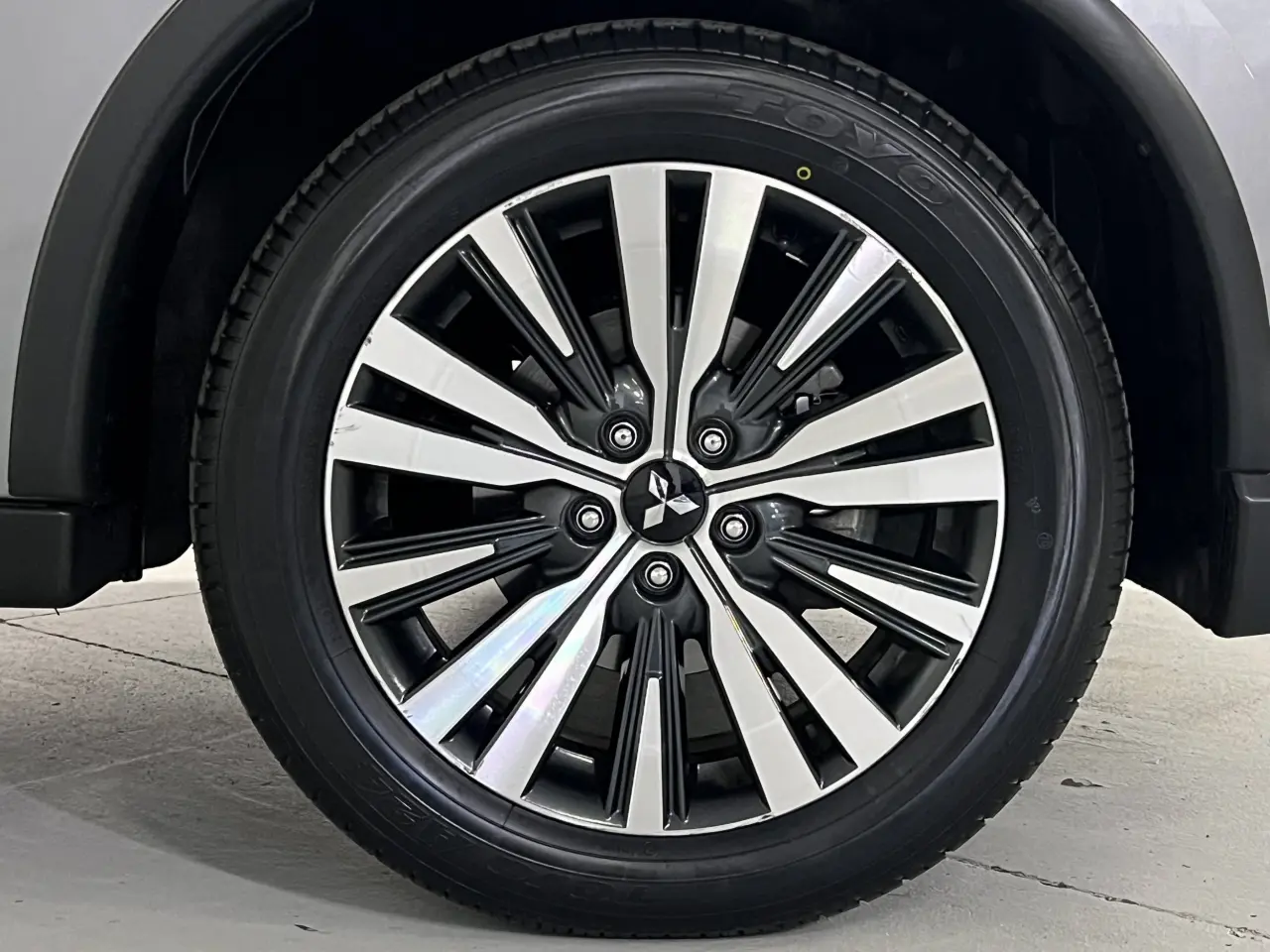 2019 MITSUBISHI OUTLANDER Gallery Image 5