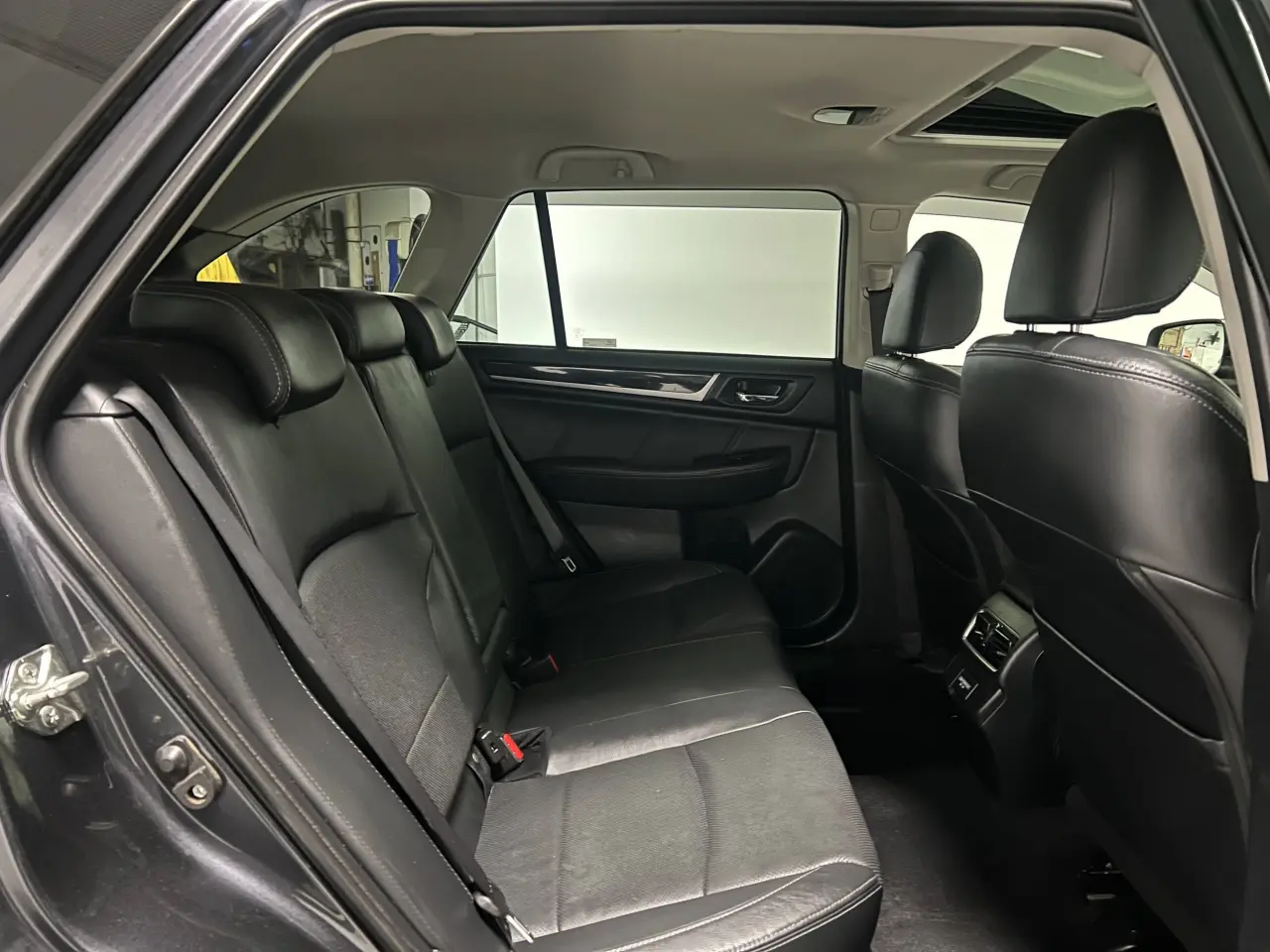 2018 SUBARU OUTBACK Gallery Image 11