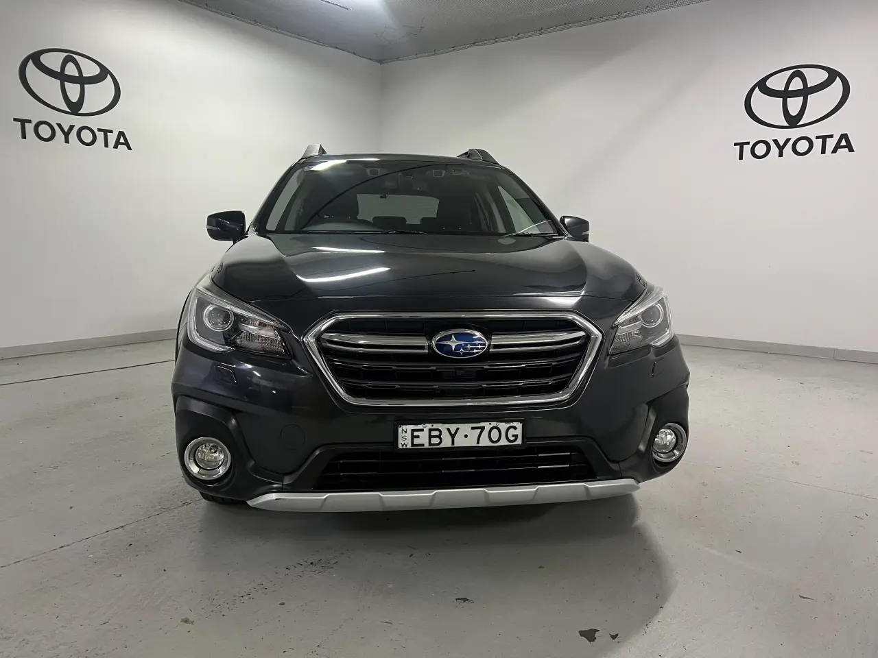 2018 SUBARU OUTBACK Gallery Image 2