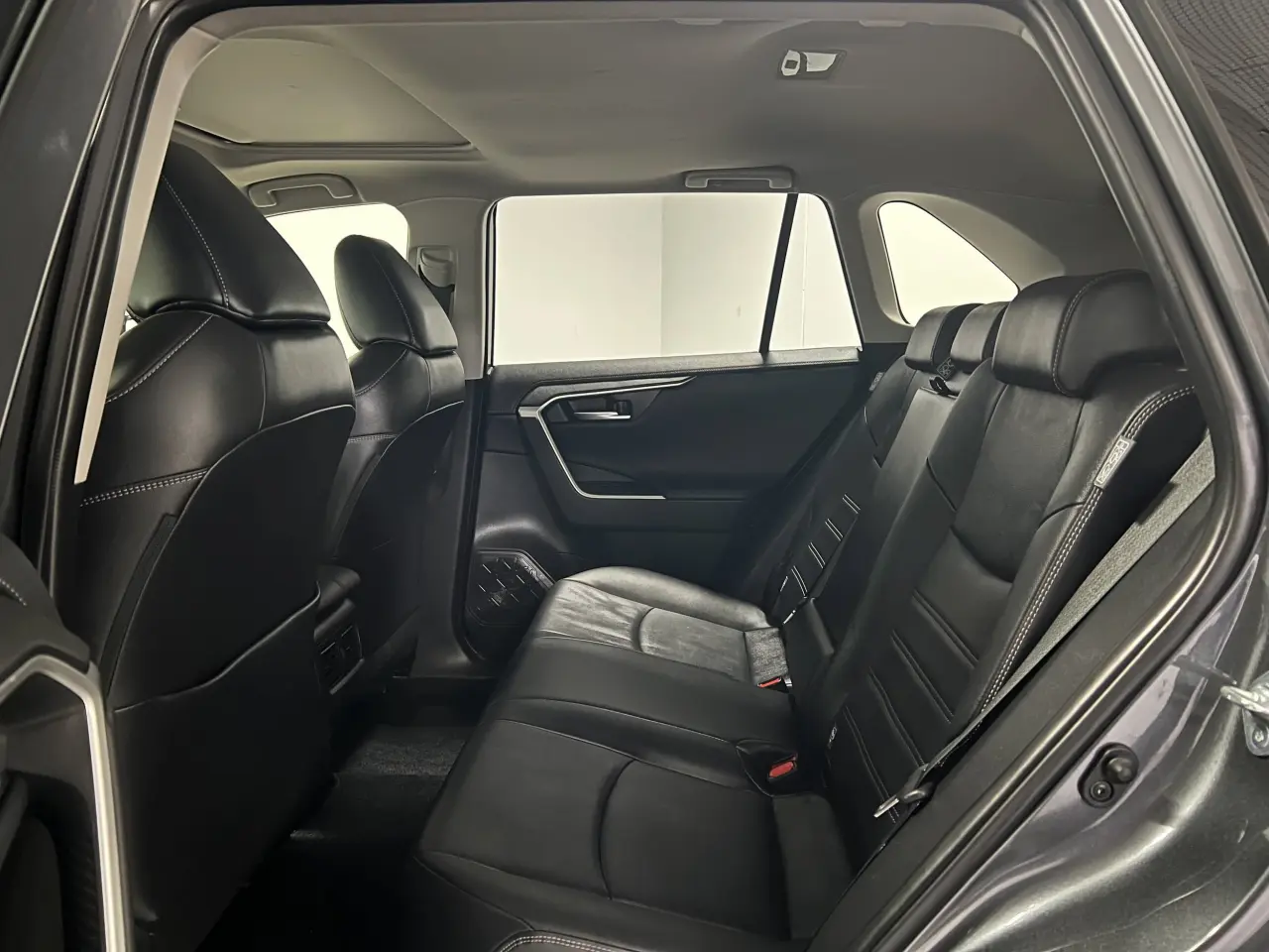 2020 TOYOTA RAV4 HYBRID Gallery Image 14