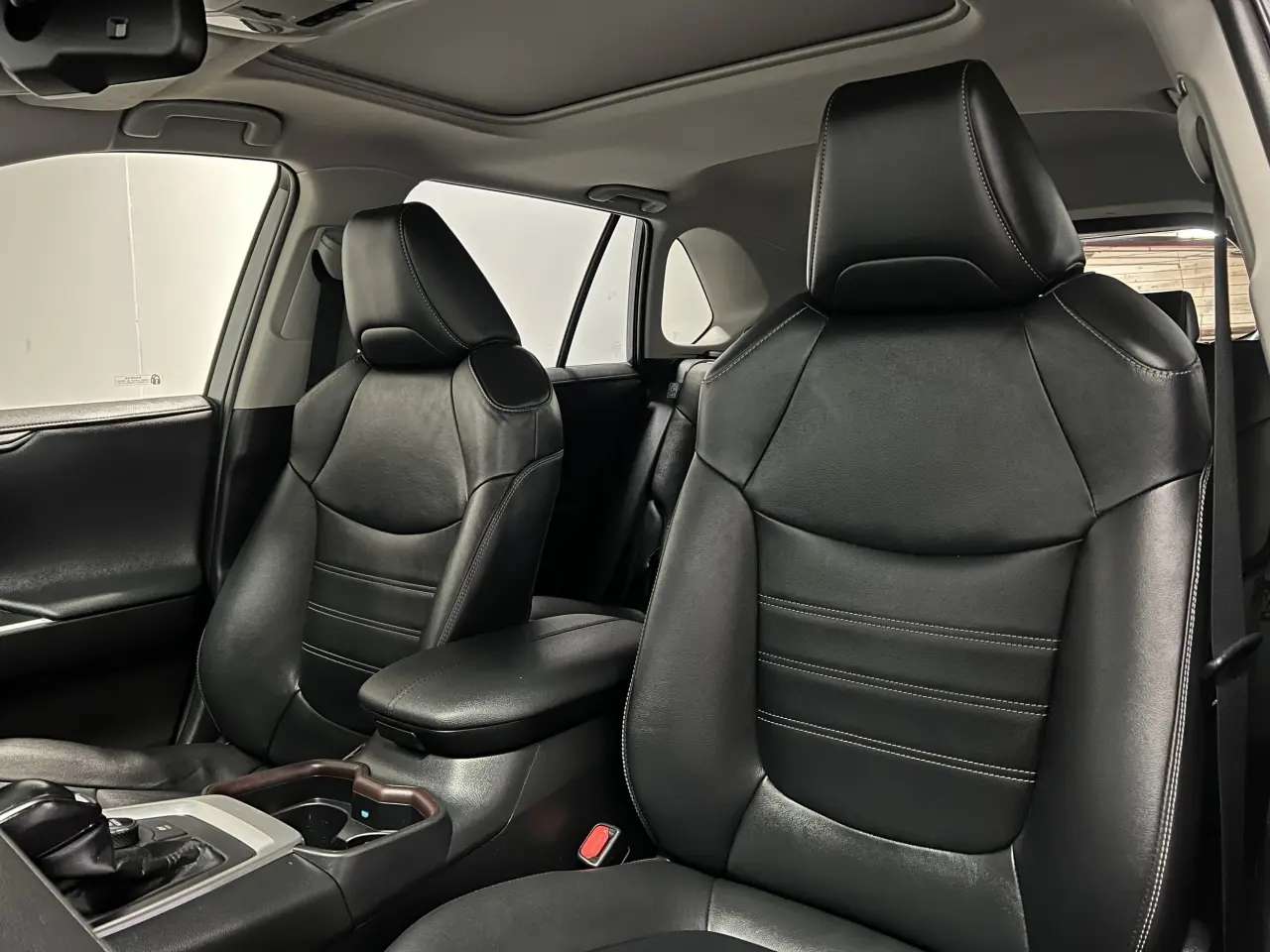 2020 TOYOTA RAV4 HYBRID Gallery Image 16