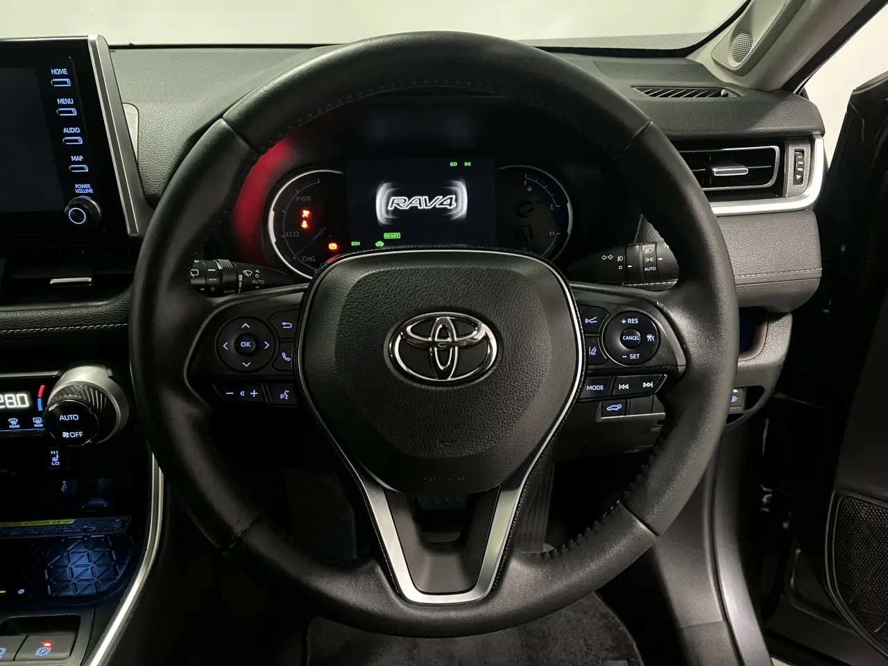 2020 TOYOTA RAV4 HYBRID Gallery Image 17