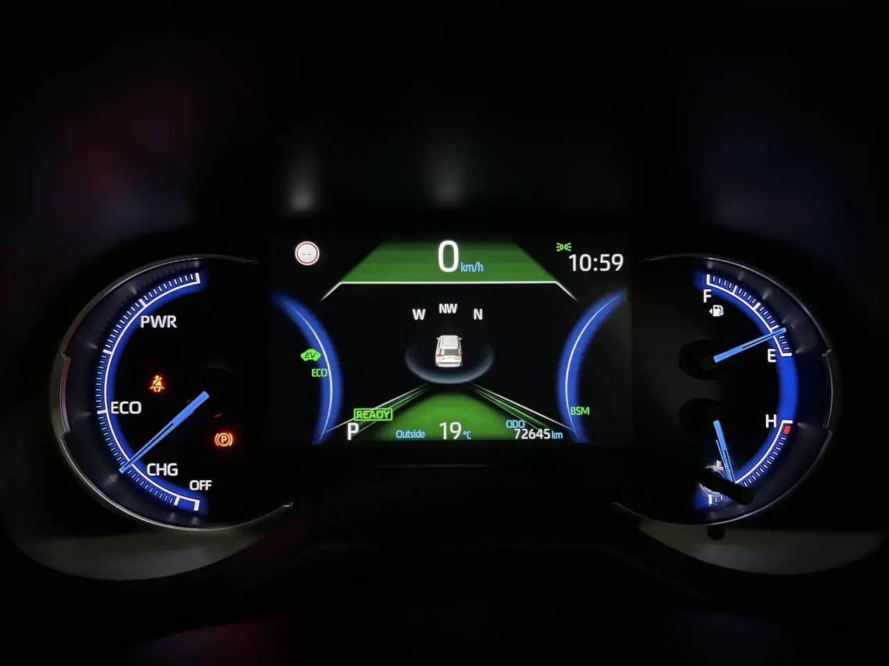 2020 TOYOTA RAV4 HYBRID Gallery Image 18