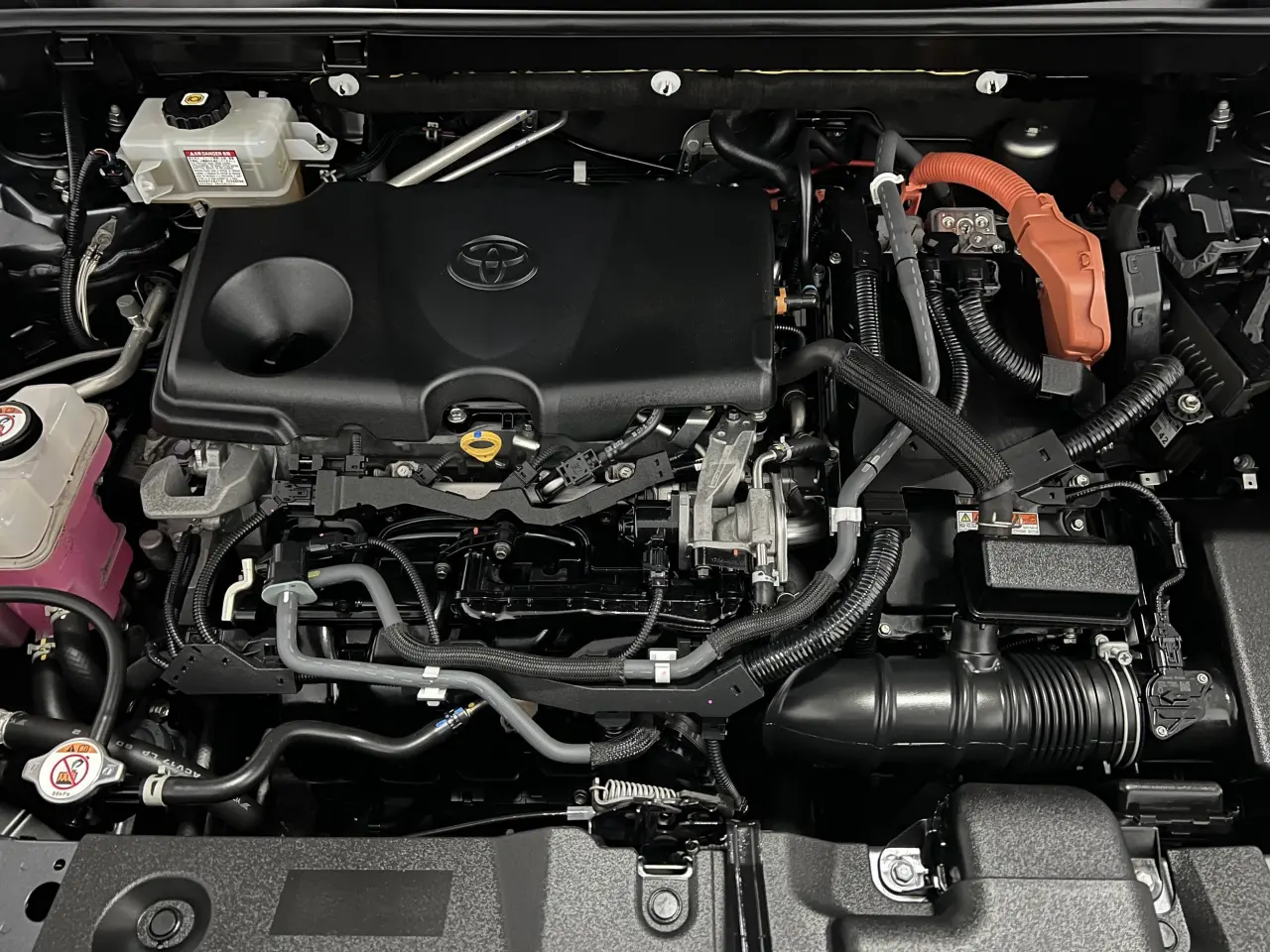 2020 TOYOTA RAV4 HYBRID Gallery Image 21