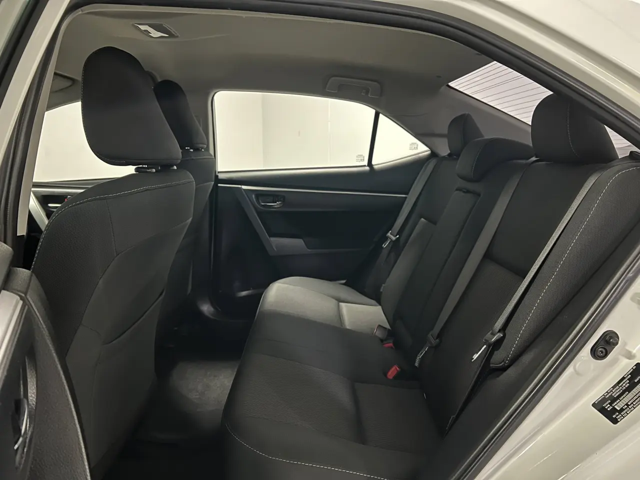 2019 TOYOTA COROLLA Gallery Image 13