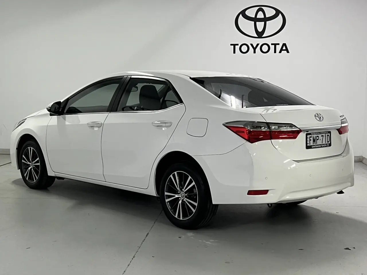 2019 TOYOTA COROLLA Gallery Image 8