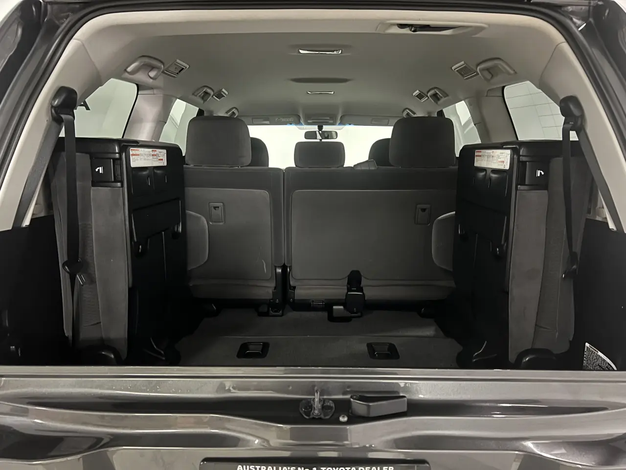 2018 TOYOTA LANDCRUISER Gallery Image 14