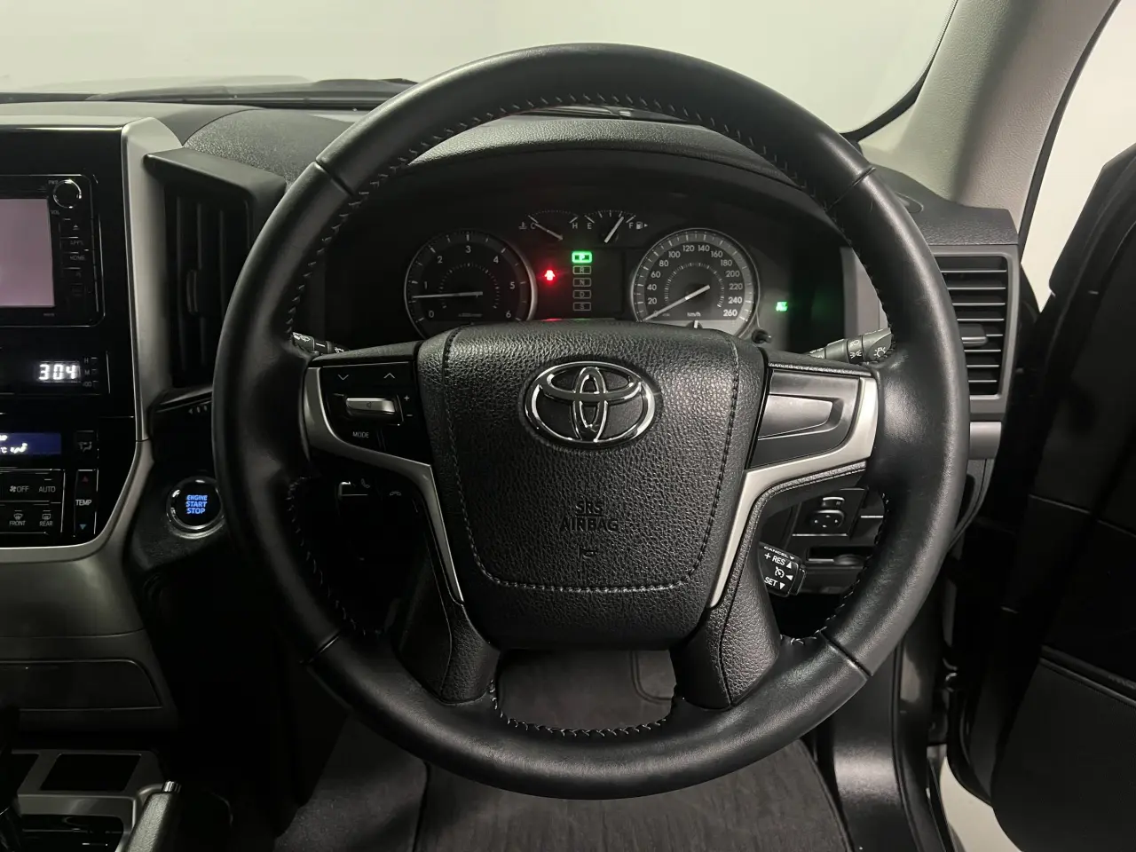 2018 TOYOTA LANDCRUISER Gallery Image 18