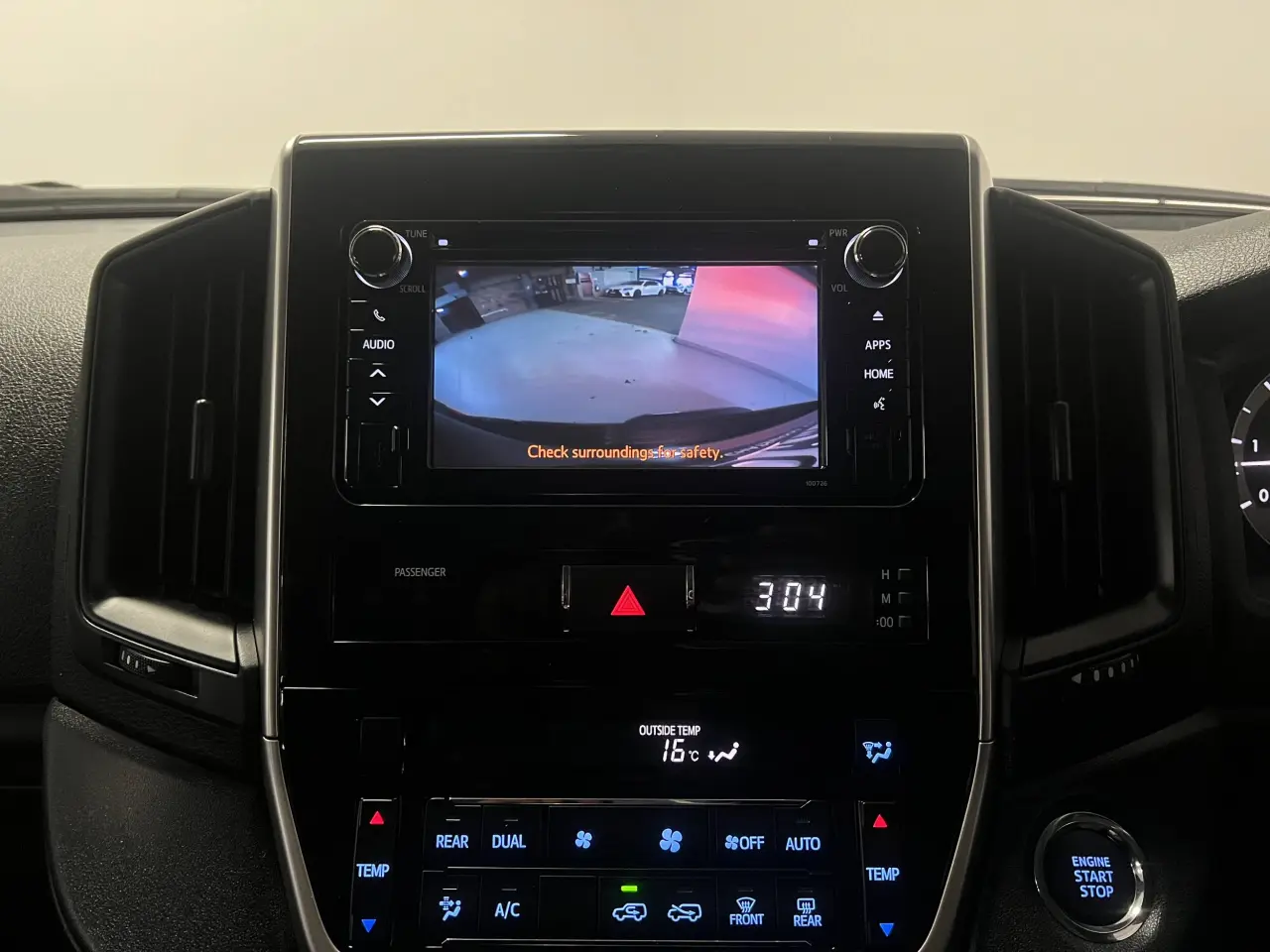 2018 TOYOTA LANDCRUISER Gallery Image 20