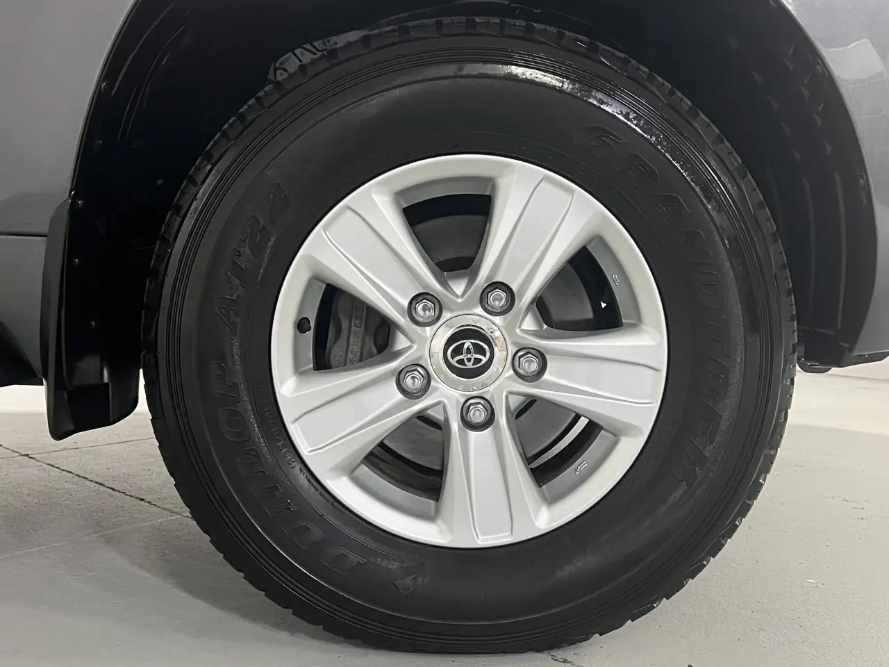 2018 TOYOTA LANDCRUISER Gallery Image 5
