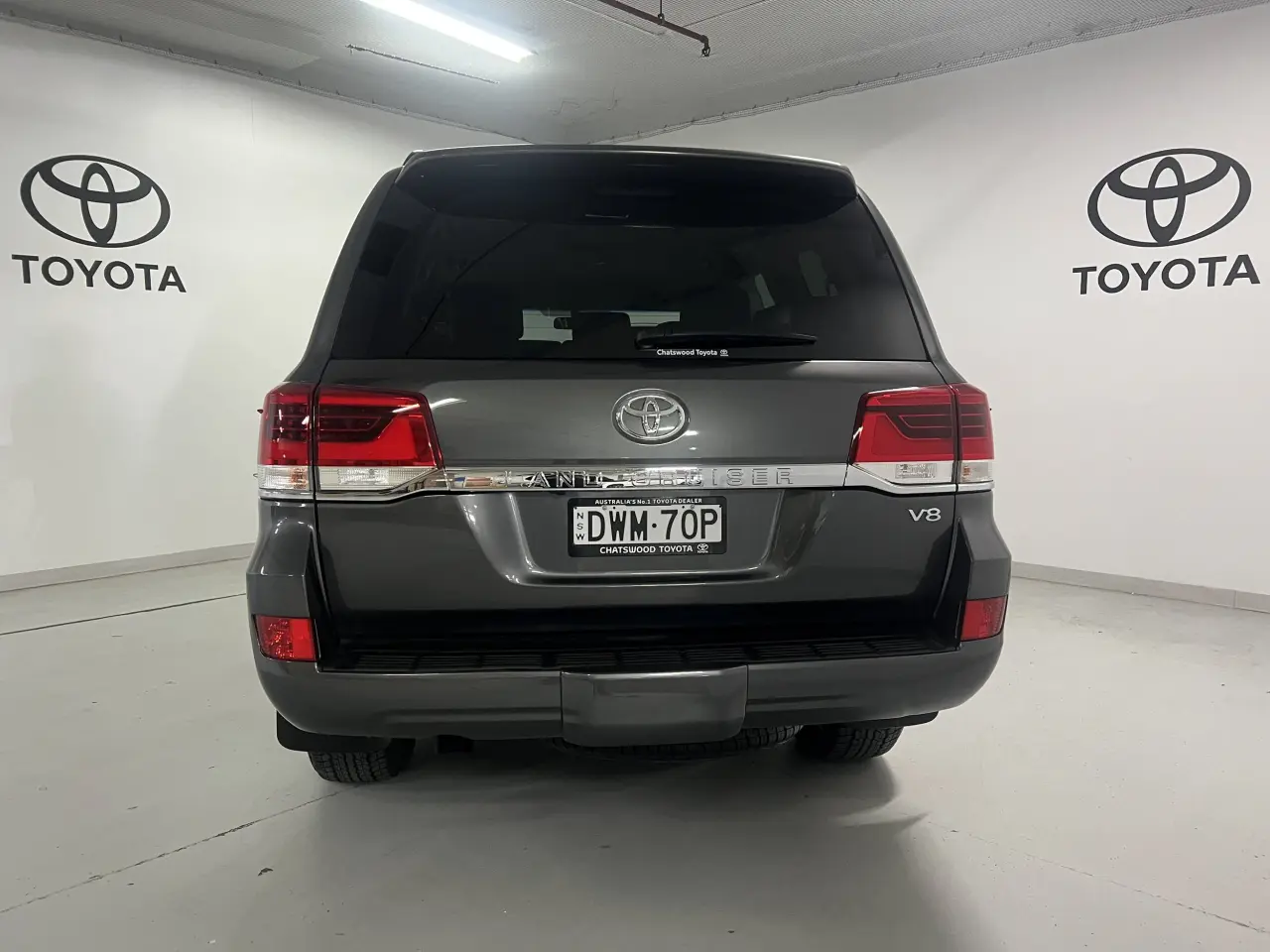 2018 TOYOTA LANDCRUISER Gallery Image 6