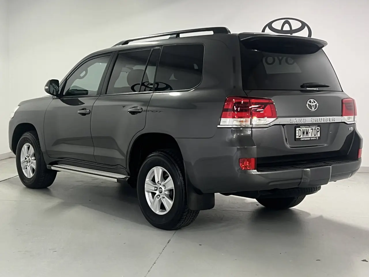 2018 TOYOTA LANDCRUISER Gallery Image 8