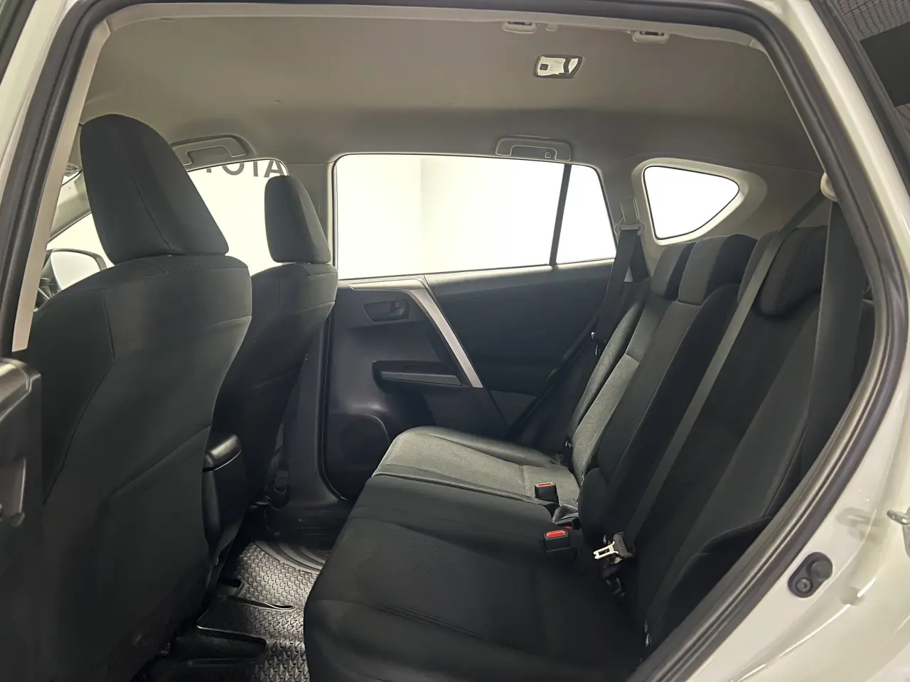 2018 TOYOTA RAV4 Gallery Image 13