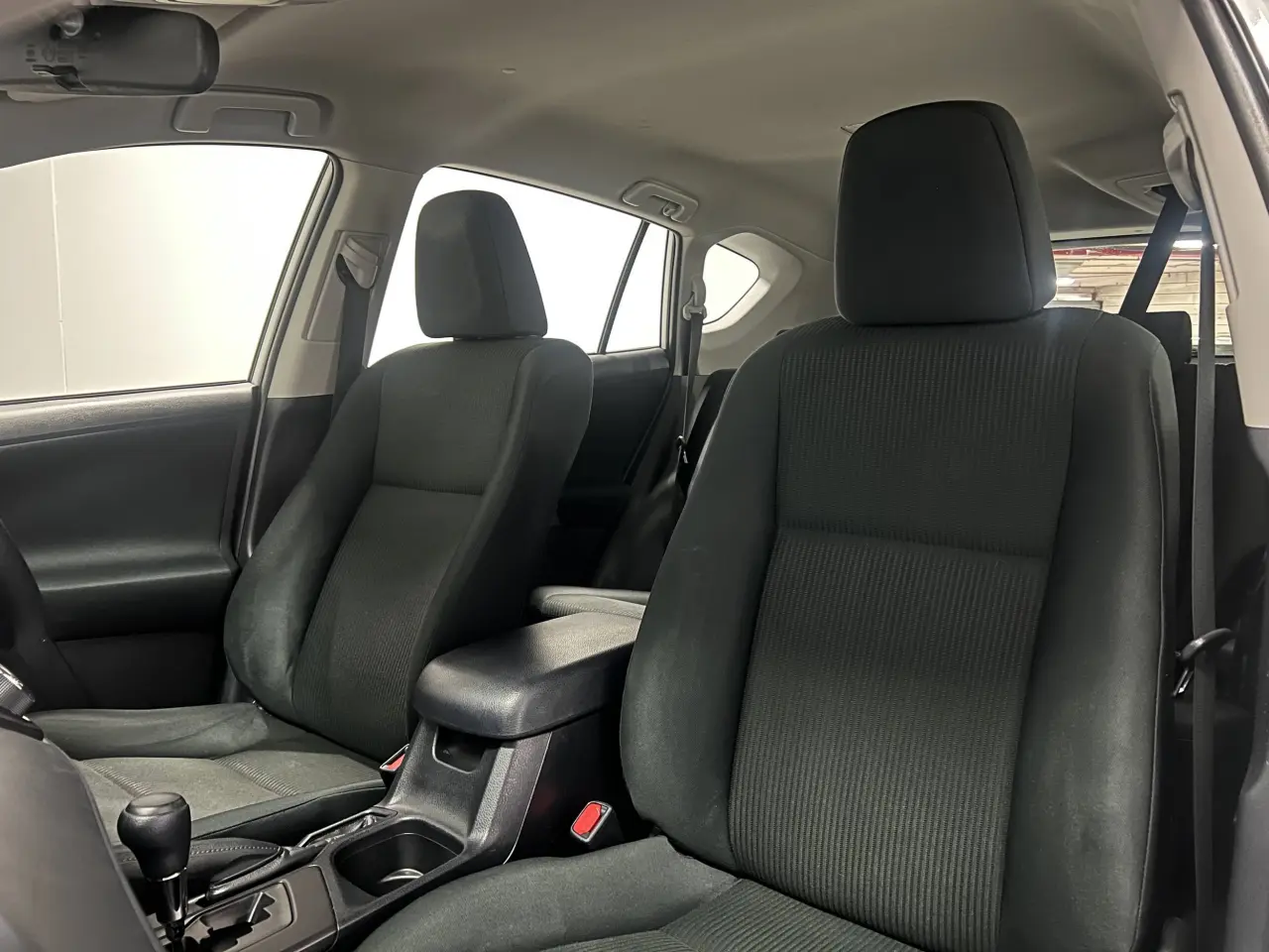 2018 TOYOTA RAV4 Gallery Image 15