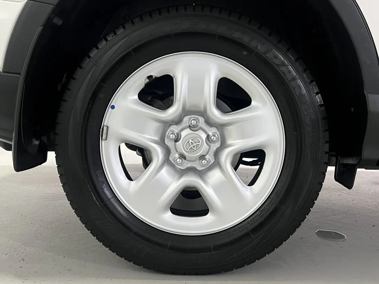 2018 TOYOTA RAV4 Gallery Image 5
