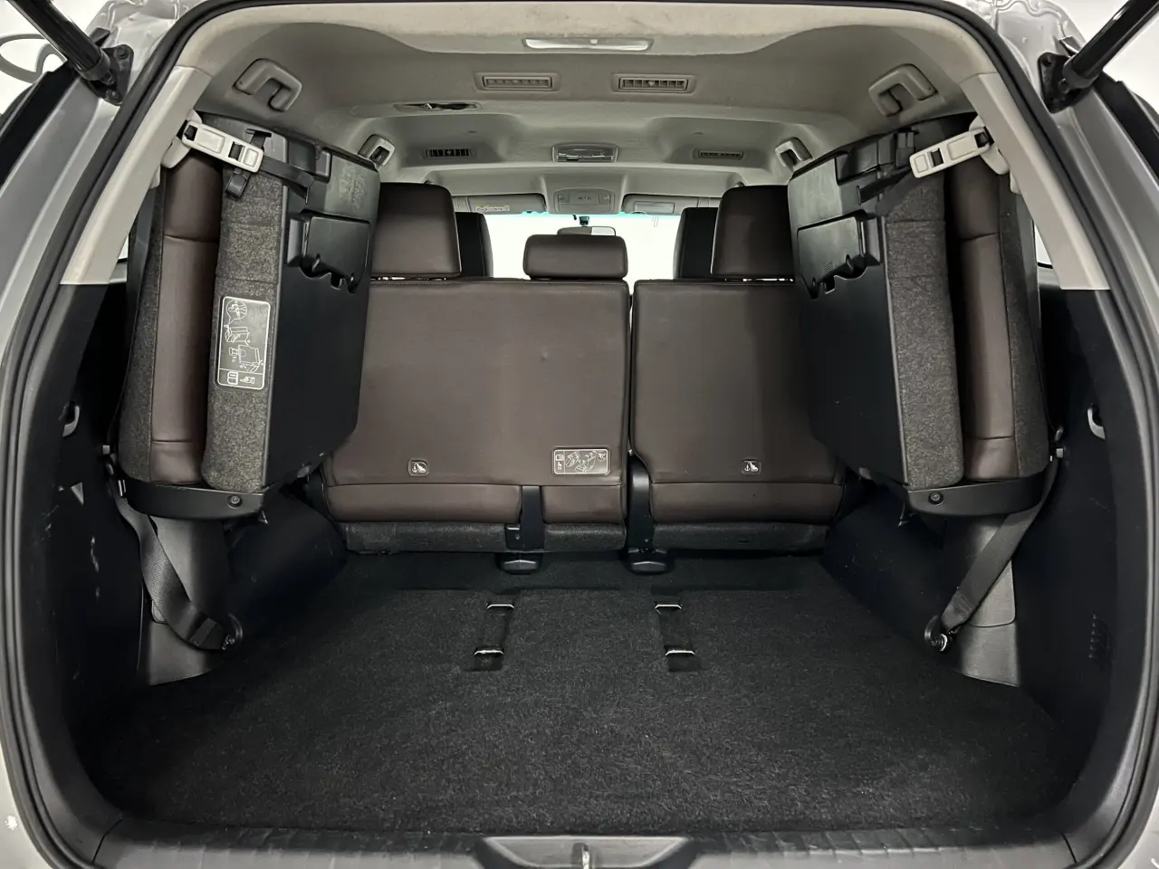 2017 TOYOTA FORTUNER Gallery Image 12