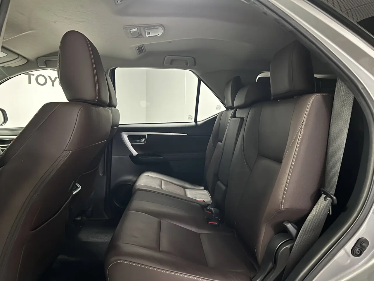 2017 TOYOTA FORTUNER Gallery Image 14