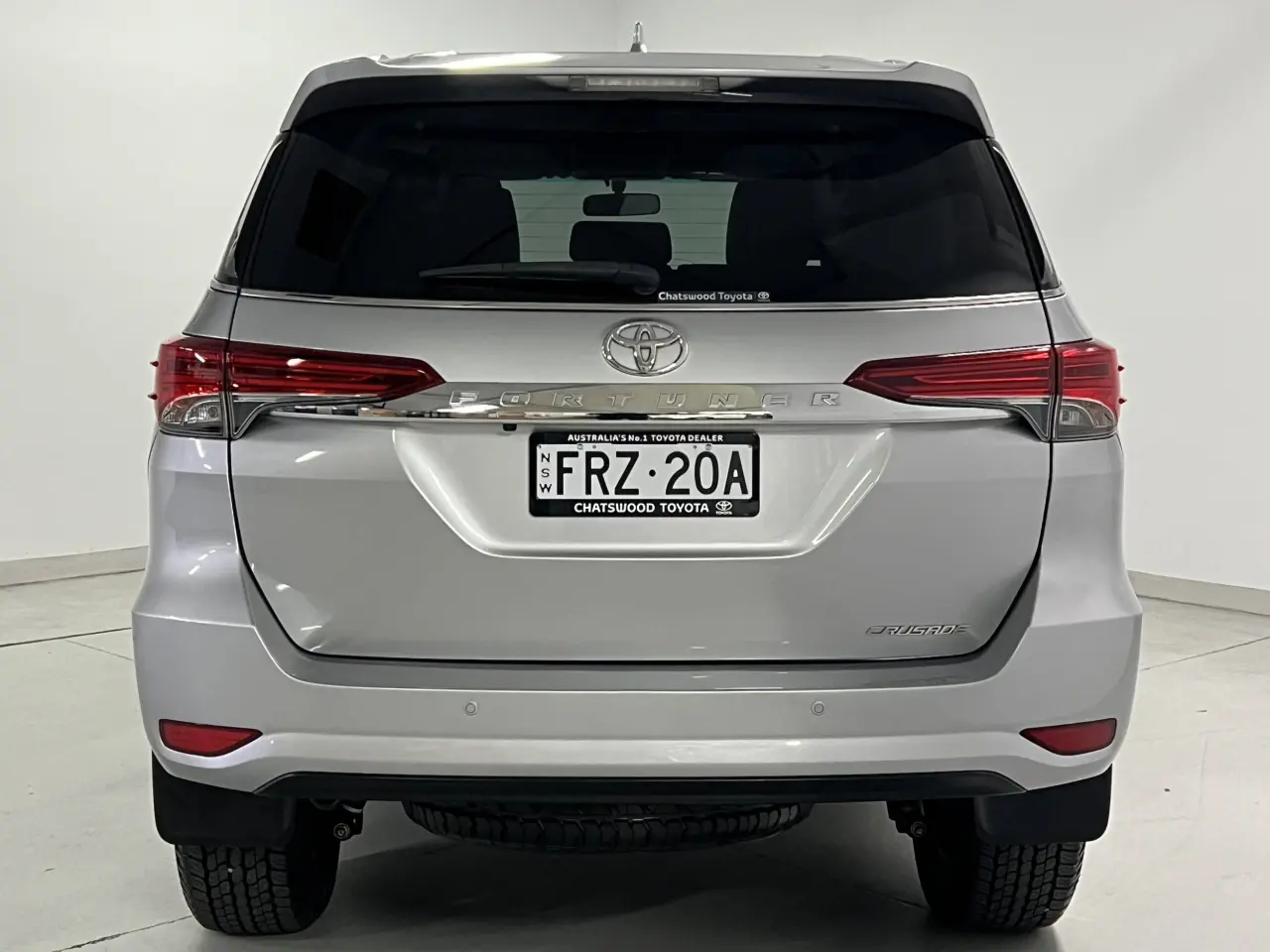 2017 TOYOTA FORTUNER Gallery Image 7