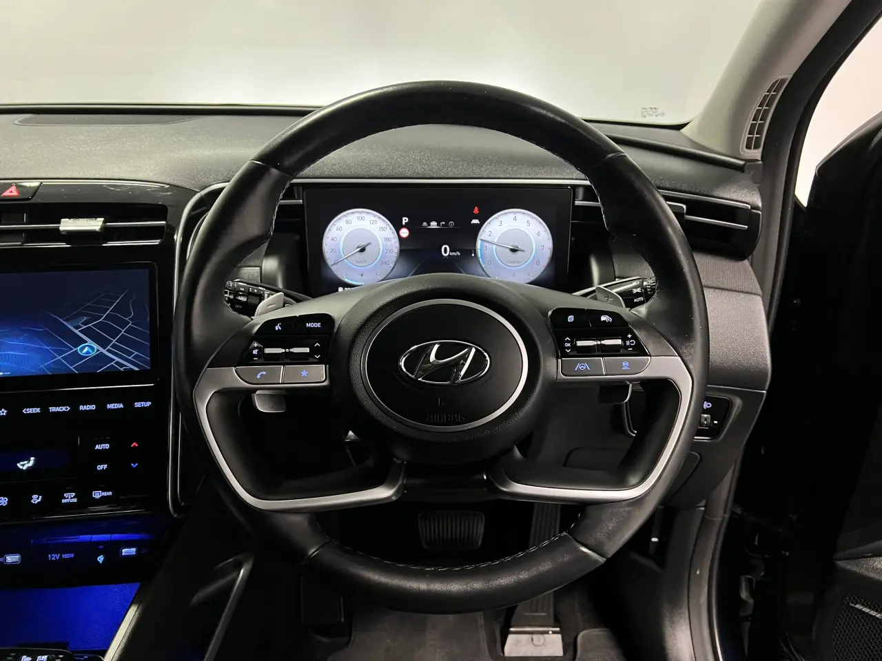 2022 HYUNDAI TUCSON Gallery Image 17