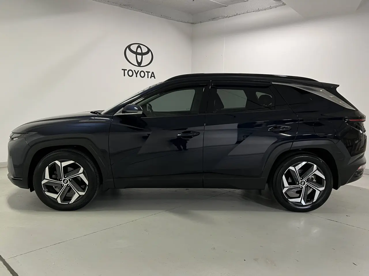 2022 HYUNDAI TUCSON Gallery Image 9