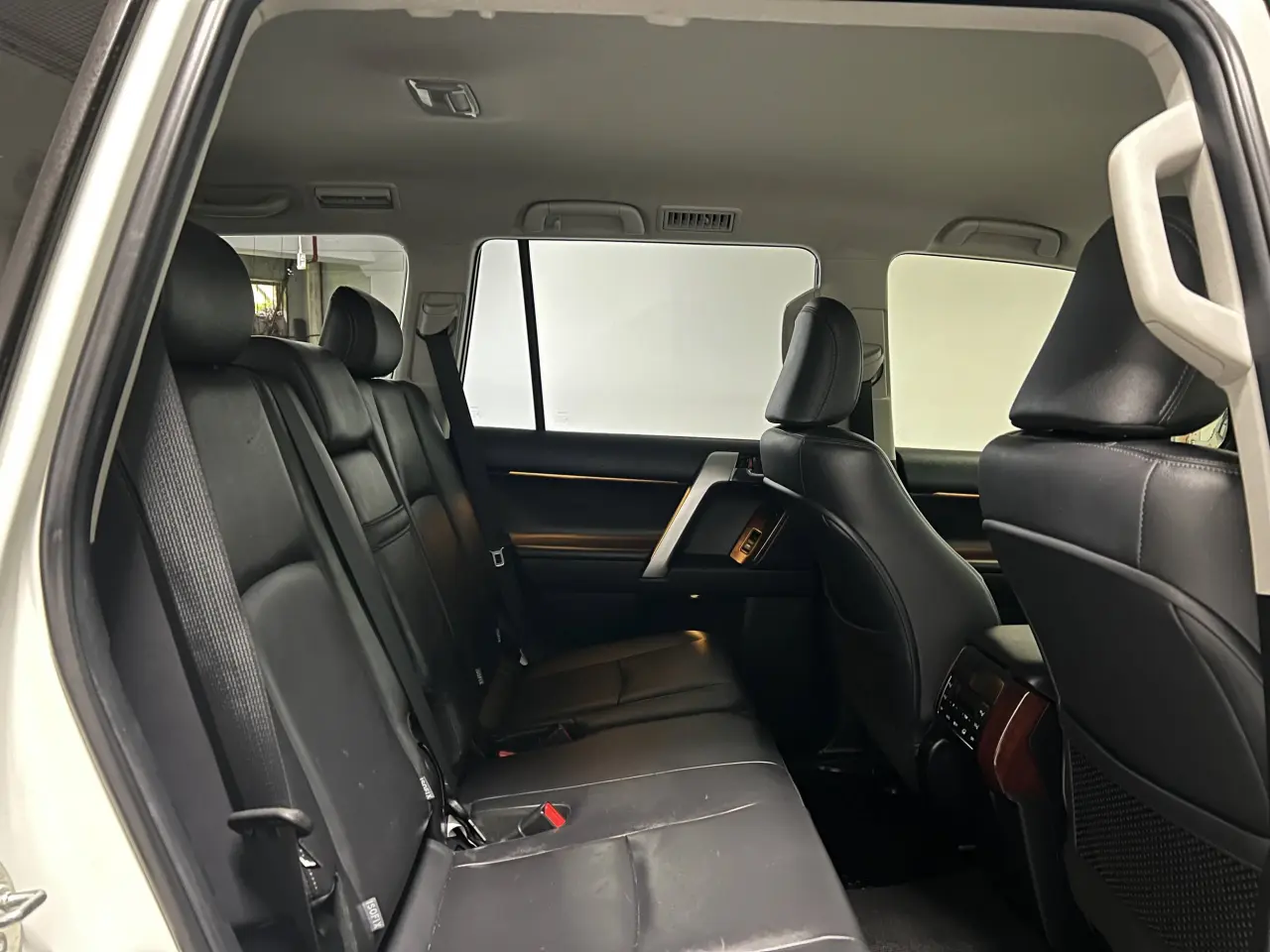 2017 TOYOTA LANDCRUISER Gallery Image 10