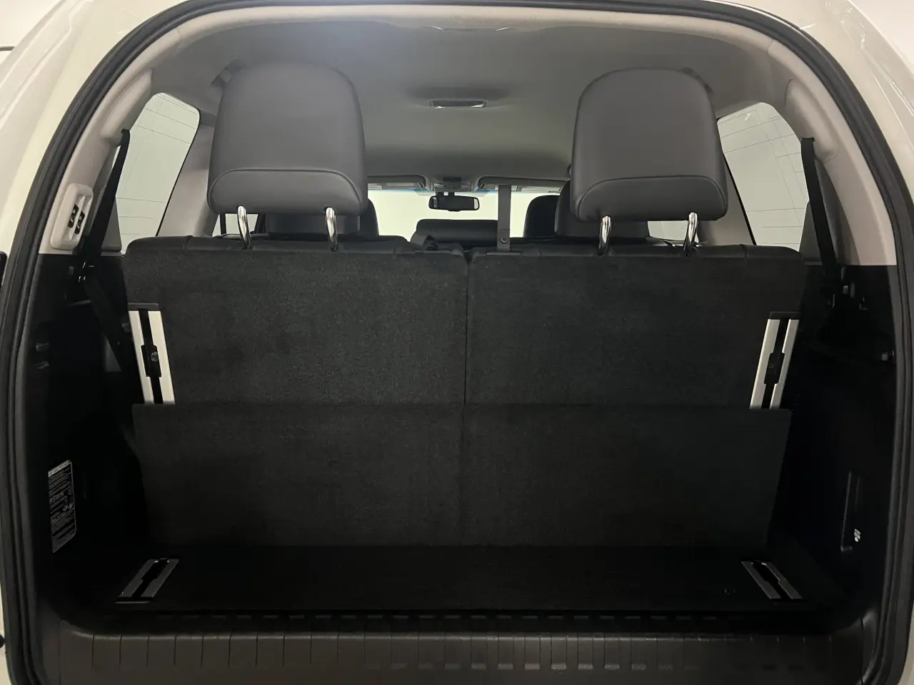 2017 TOYOTA LANDCRUISER Gallery Image 12