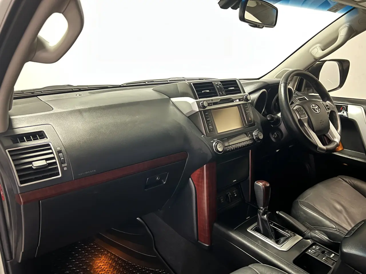 2017 TOYOTA LANDCRUISER Gallery Image 14