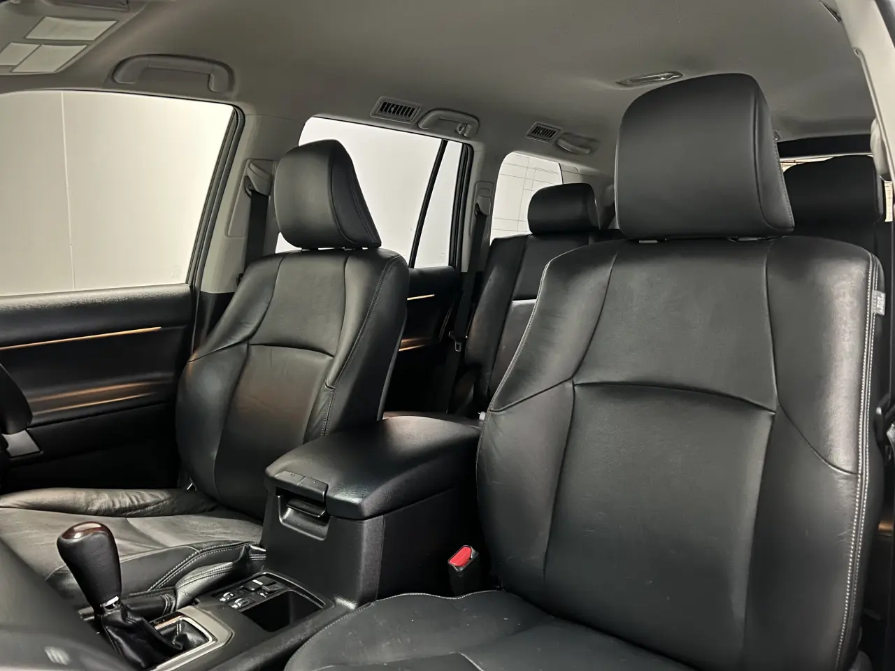 2017 TOYOTA LANDCRUISER Gallery Image 15