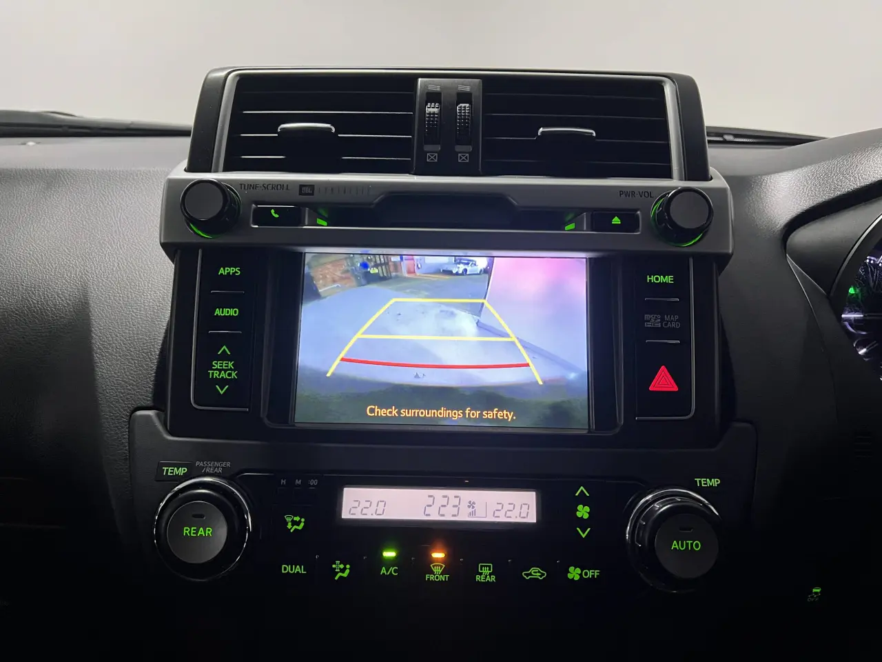 2017 TOYOTA LANDCRUISER Gallery Image 18