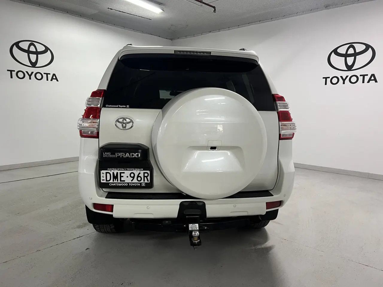 2017 TOYOTA LANDCRUISER Gallery Image 5