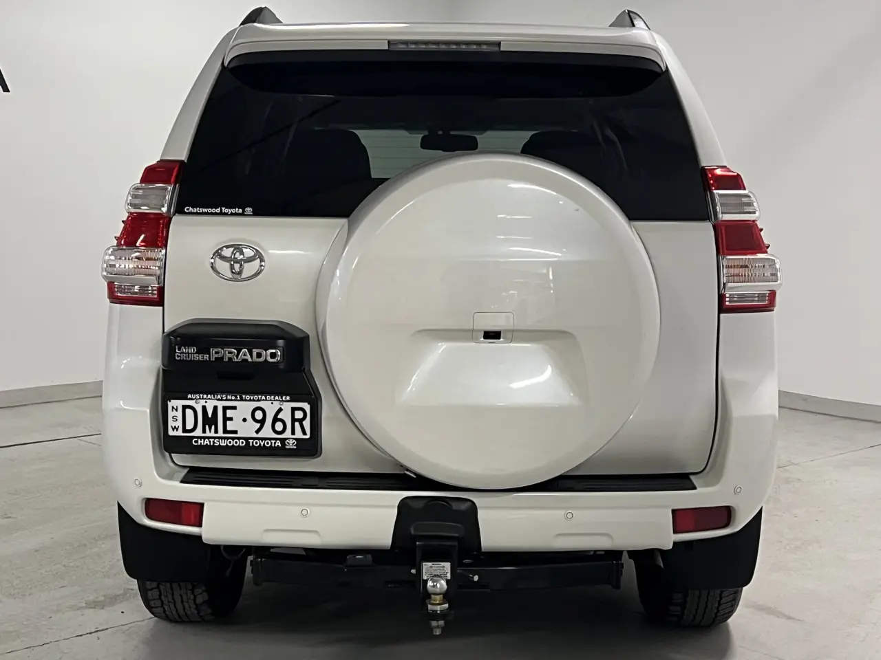 2017 TOYOTA LANDCRUISER Gallery Image 6