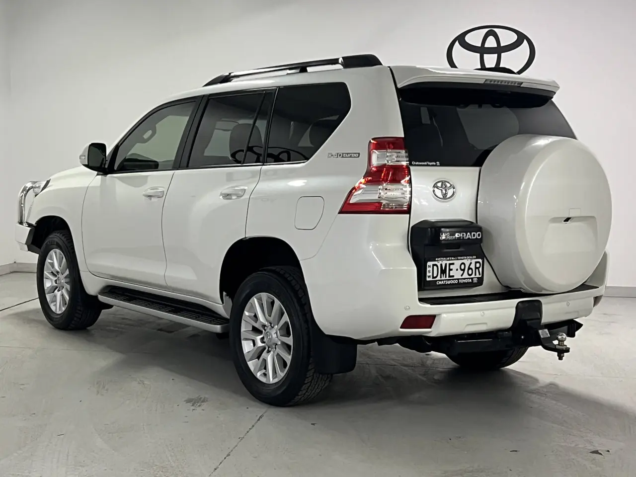 2017 TOYOTA LANDCRUISER Gallery Image 7