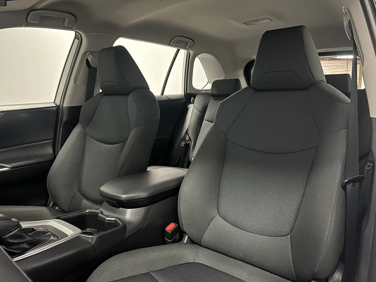 2023 TOYOTA RAV4 HYBRID Gallery Image 16