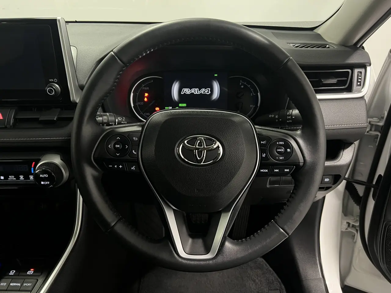 2023 TOYOTA RAV4 HYBRID Gallery Image 17