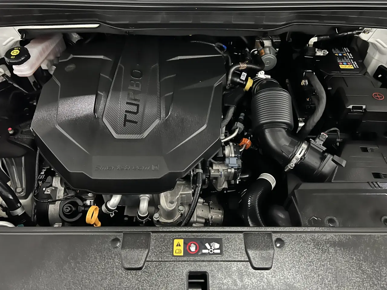 2023 KIA CARNIVAL Gallery Image 22
