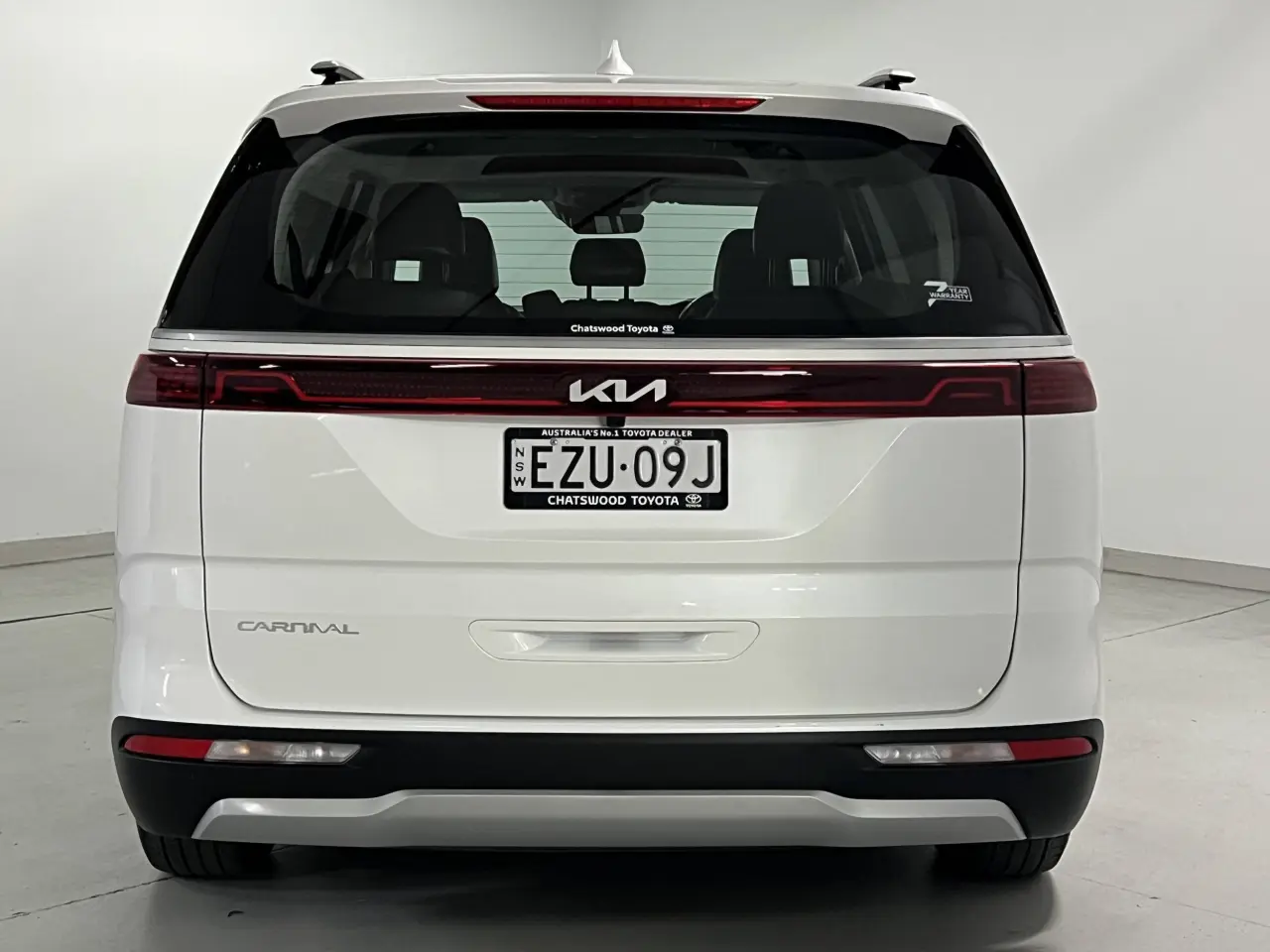2023 KIA CARNIVAL Gallery Image 7
