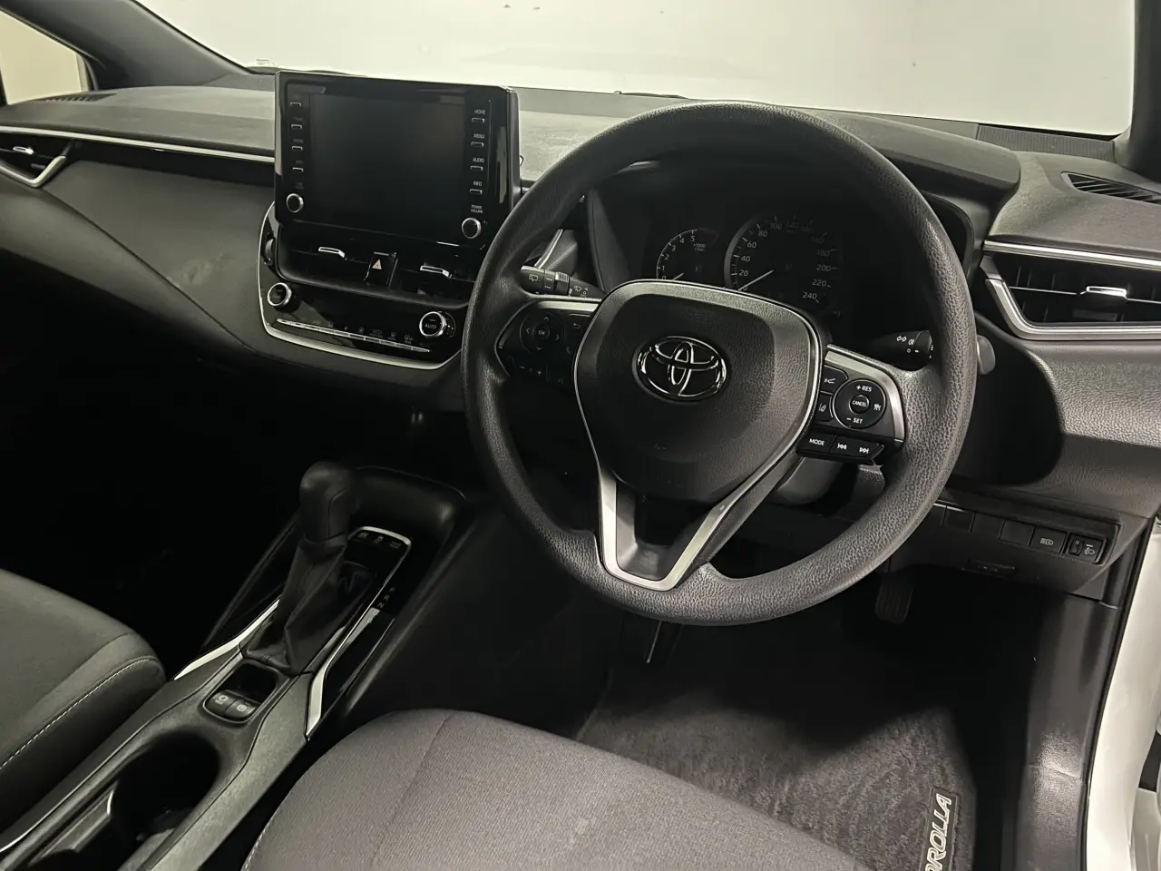 2022 TOYOTA COROLLA Gallery Image 10