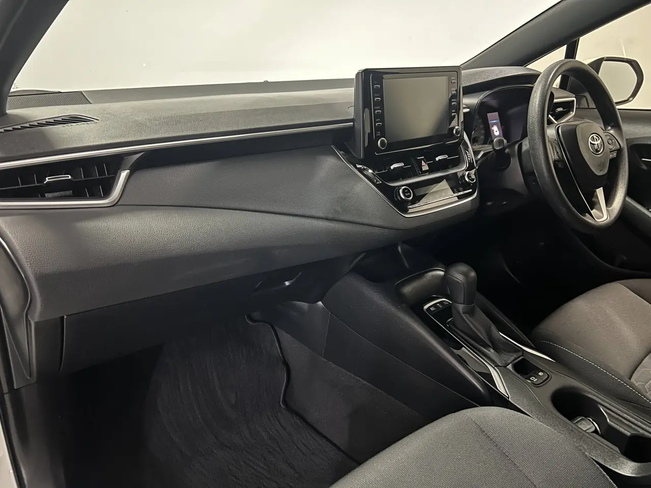 2022 TOYOTA COROLLA Gallery Image 14