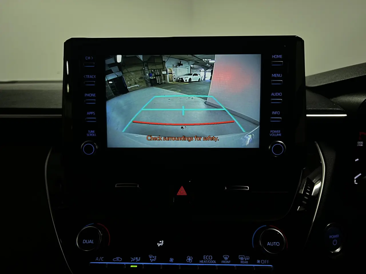 2022 TOYOTA COROLLA Gallery Image 18