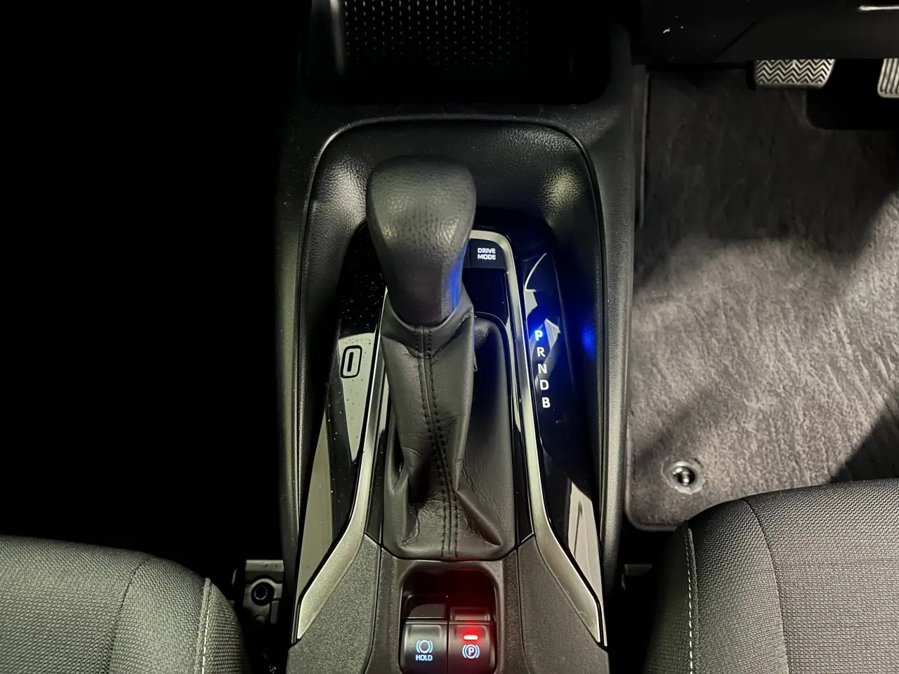 2022 TOYOTA COROLLA Gallery Image 19