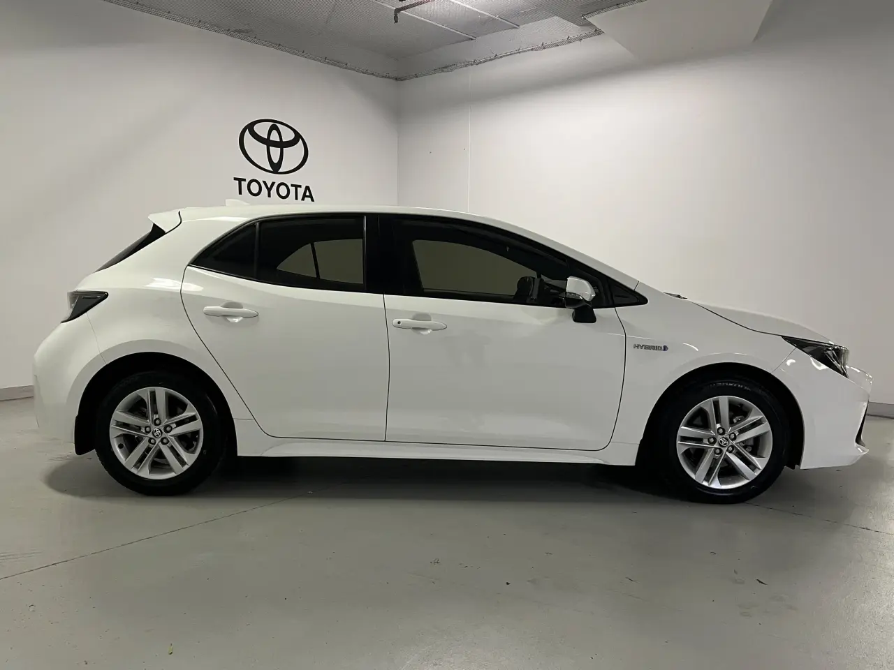 2022 TOYOTA COROLLA Gallery Image 4