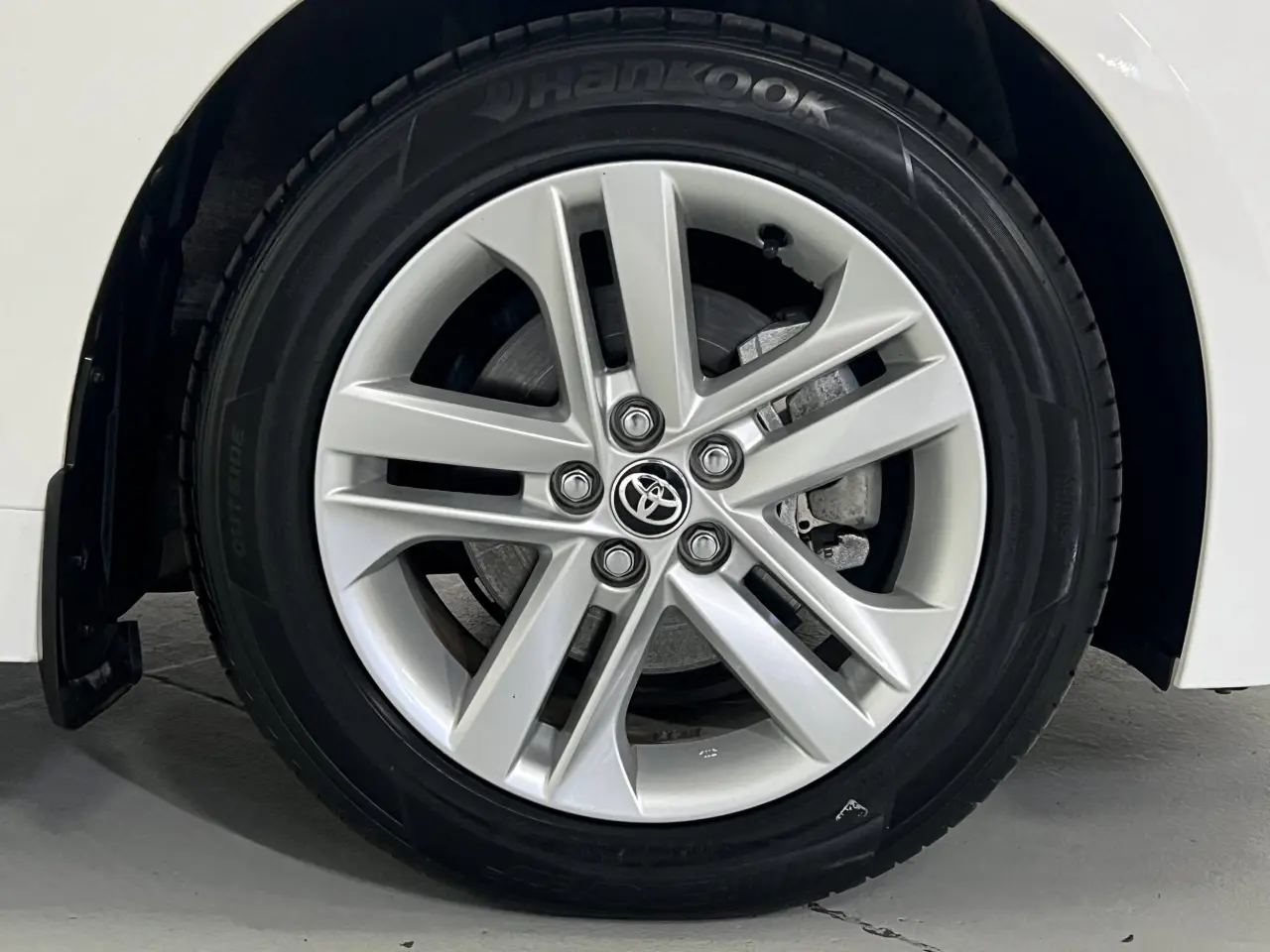 2022 TOYOTA COROLLA Gallery Image 5