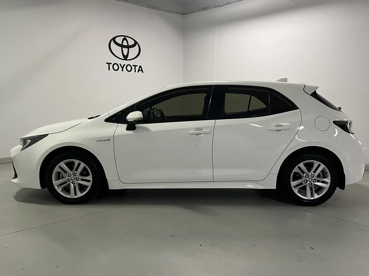 2022 TOYOTA COROLLA Gallery Image 9